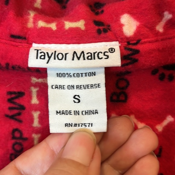 Taylor Marcs Red Graphic Print Dog Lover Flannel Pajama Set, Women’s Size Small. - Picture 5 of 6